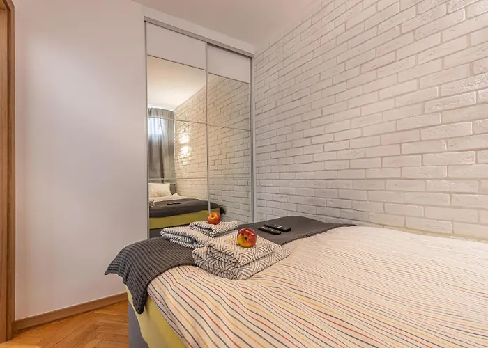 Strict Center - Metro,free Parking Apartment Warsaw