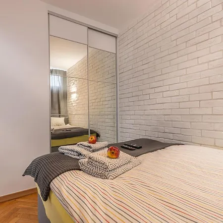 Strict Center - Metro,free Parking Apartman Varsó